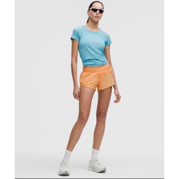 NWT Lululemon Hotty Hot Low-Rise Lined 2.5" Rock Melon sz 10 $68 MSRP - Picture 2 of 4